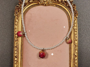 Collar Clasico con rosas