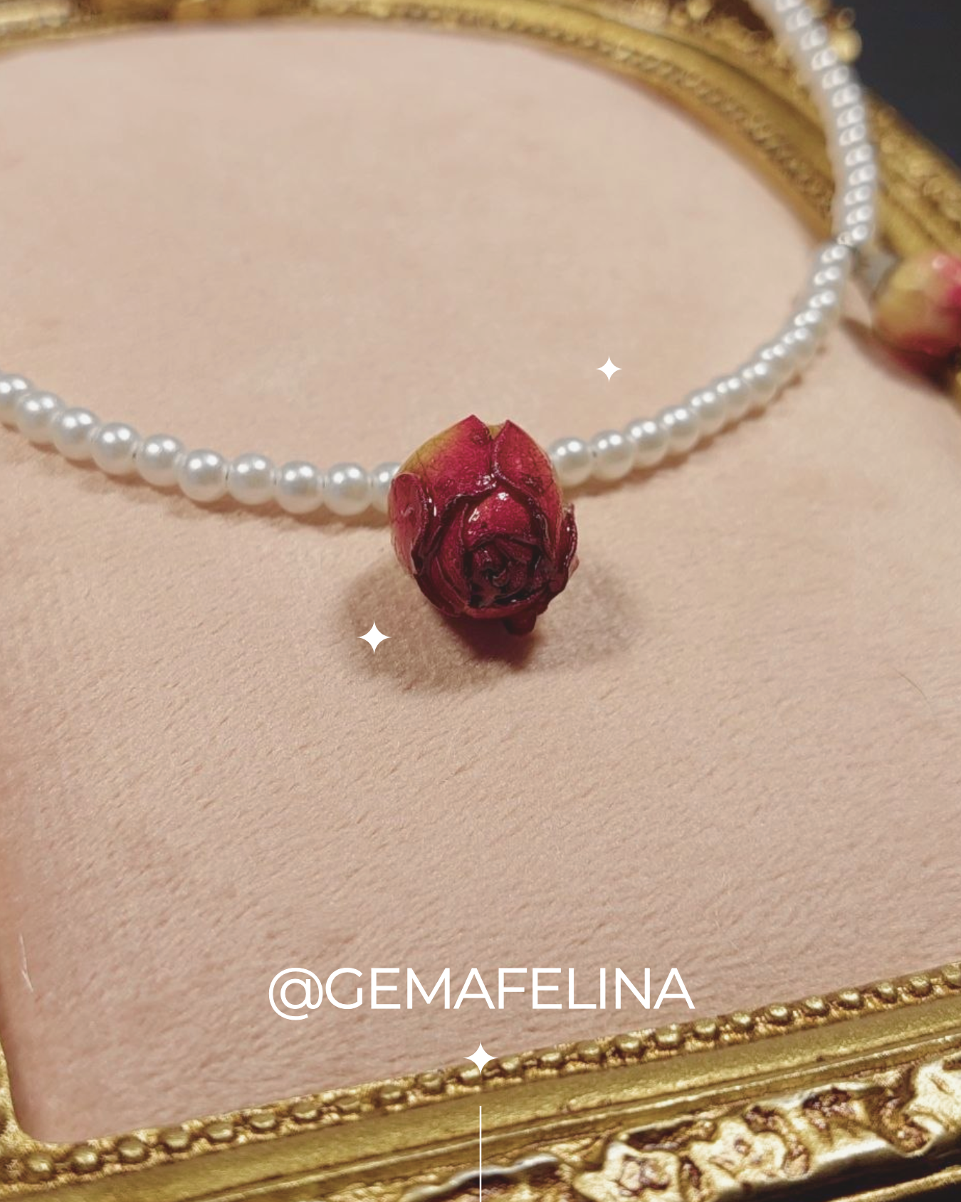 Collar Clasico con rosas - detalles